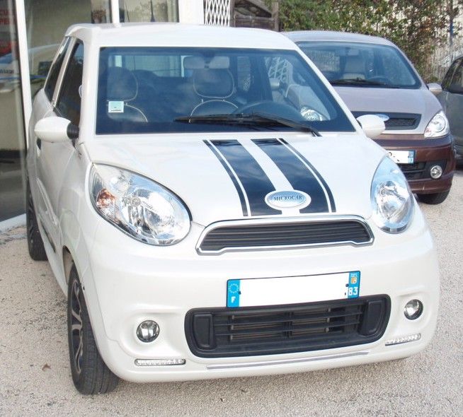 VENTE VOITURE SANS PERMIS MICROCAR M8 BLACK AND WHITE PRES DE TOULON VAR 83